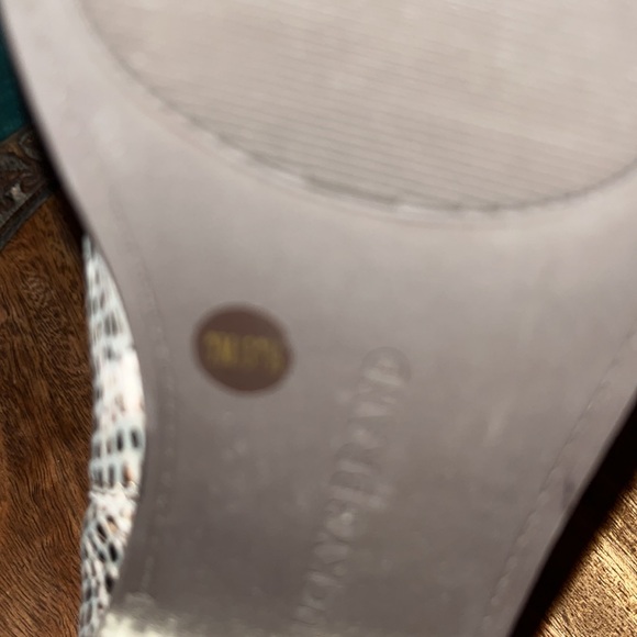 NWT Snakeskin Lucky Booties Size 8 - Picture 4 of 4